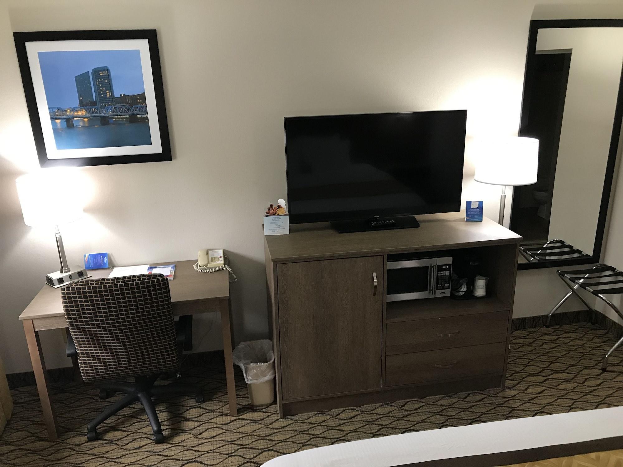 Baymont By Wyndham Grand Rapids Airport Hotel Cascade Kültér fotó