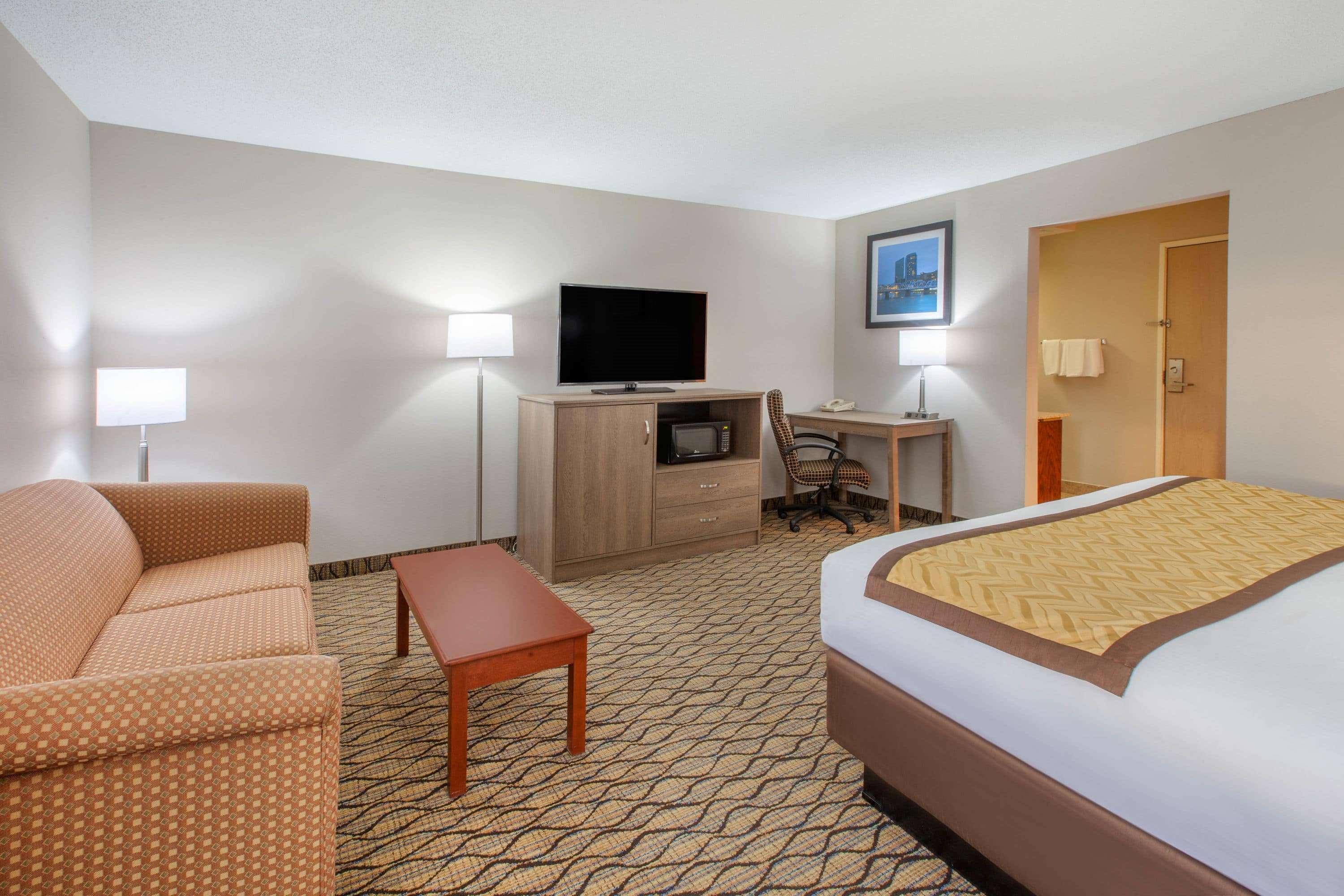 Baymont By Wyndham Grand Rapids Airport Hotel Cascade Kültér fotó