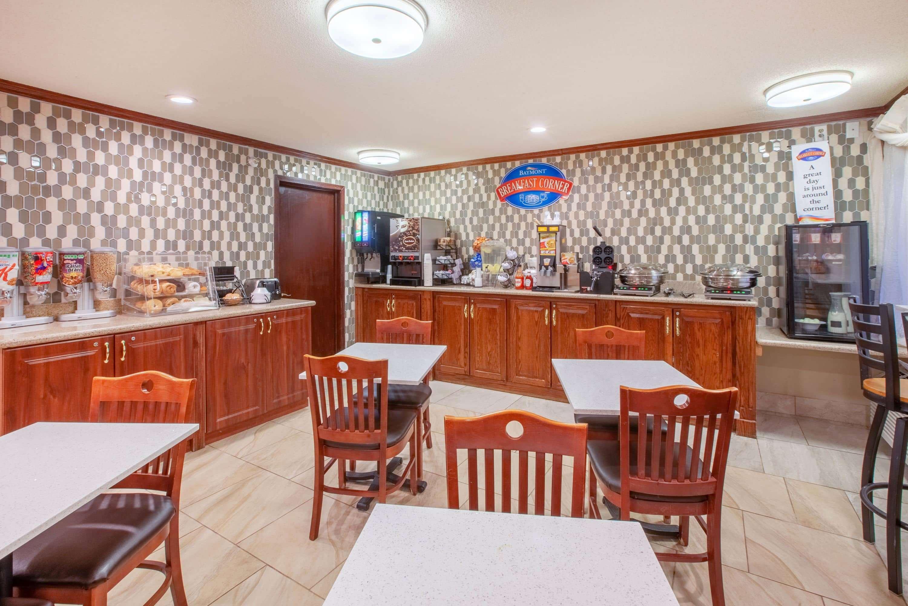 Baymont By Wyndham Grand Rapids Airport Hotel Cascade Kültér fotó